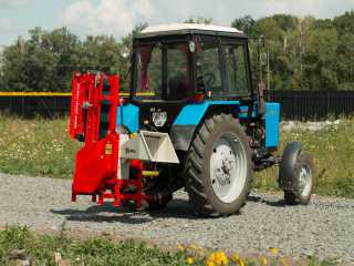 Špalíkovač za traktor PTO s dopravníkem, štěpkovač ARPAL AM-120TR-K