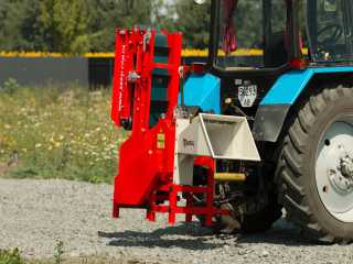 Špalíkovač za traktor PTO s dopravníkem, štěpkovač ARPAL AM-120TR-K