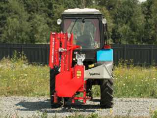 Špalíkovač za traktor PTO s dopravníkem, štěpkovač ARPAL AM-120TR-K