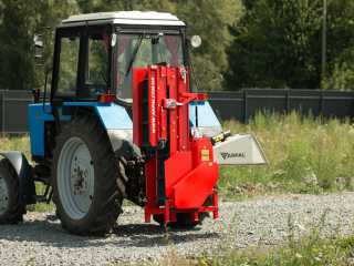 Špalíkovač za traktor PTO s dopravníkem, štěpkovač ARPAL AM-120TR-K