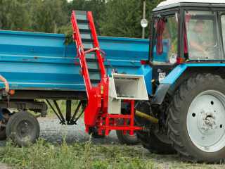 Špalíkovač za traktor PTO s dopravníkem, štěpkovač ARPAL AM-120TR-K