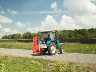 Špalíkovač za traktor PTO s dopravníkem, štěpkovač ARPAL AM-120TR-K
