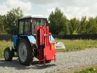 Špalíkovač za traktor PTO s dopravníkem, štěpkovač ARPAL AM-120TR-K