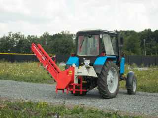 Špalíkovač za traktor PTO s dopravníkem, štěpkovač ARPAL AM-120TR-K
