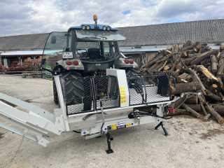 PTO štípací poloautomat dřeva za traktor LUMAG SSA400Z