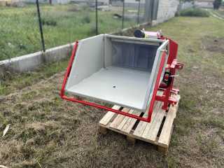 Špalíkovač za traktor PTO, štěpkovač ARPAL AM-120TR