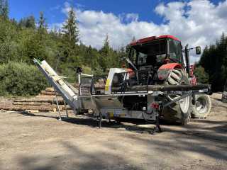 PTO štípací poloautomat dřeva za traktor LUMAG SSA400Z