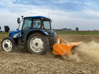 Mulčovač za traktor DELEKS BISON-260 pro sekání kukuřice, pšenice a sóji
