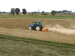 Mulčovač za traktor DELEKS BISON-260 pro sekání kukuřice, pšenice a sóji