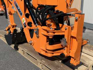Podkop za traktor DELEKS DRS-1000T + lžíce 300 mm