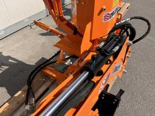 Podkop za traktor DELEKS DRS-1000T + lžíce 300 mm