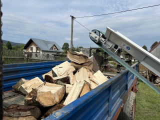PTO hydraulický štípací poloautomat dřeva LUMAG SSA500ZH-PRO