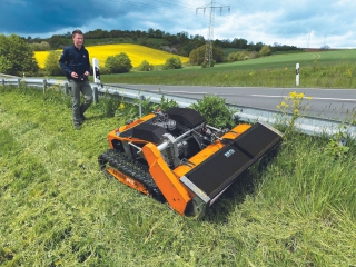 Dálkově ovládaná mulčovací sekačka AS MOTOR AS 1000 OVIS RC