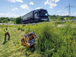 Dálkově ovládaná mulčovací sekačka AS MOTOR AS 1000 OVIS RC