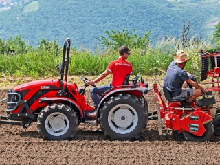 Traktor ANTONIO CARRARO TIGRE 3800F