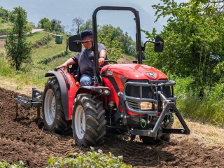 Traktor ANTONIO CARRARO TIGRE 3800F