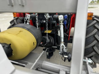 Pořadač trávníku za traktor JANSEN UKF-105