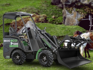 Kloubový nakladač CAST Loaders 800 ECO