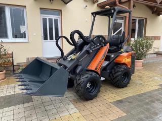 Kloubový nakladač CAST Loaders Genesis 35T