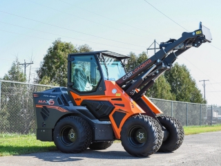 Kloubový nakladač CAST Loaders Maxo
