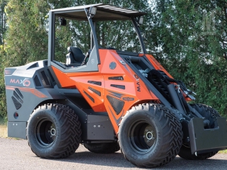 Kloubový nakladač CAST Loaders Maxo