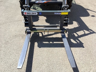 Paletizační vidle na čelní nakladač DELEKS D-700-E