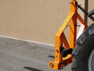 Paletizační vidle za traktor DELEKS D-700