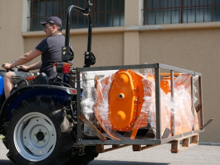 Paletizační vidle za traktor DELEKS D-300