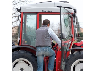 Traktor Antonio Carraro TRX 7800S (70,3 HP) + kabina