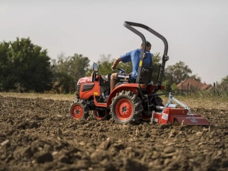 Traktor Kubota B1121 EC (12 HP)