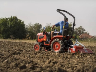 Traktor Kubota B1121 EC (12 HP)