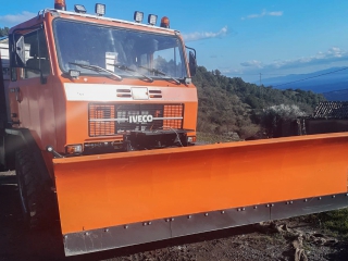 Sněžný pluh, sněhová radlice na traktor DELEKS SSH-04-2.6-A
