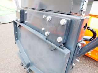 Sněžný pluh, sněhová radlice na traktor DELEKS SSH-04-2.6-A