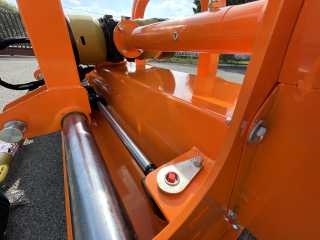 Mulčovač za traktor a čelní nakladač DELEKS GRIZZLY-220