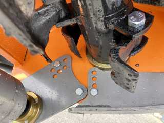 Mulčovač s bočním posuvem a obkášečem DELEKS INTERFILA-130 (pro traktor 25-60 HP)