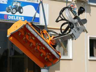 Příkopový mulčovač DELEKS LEO-180 (pro traktor 50-70 HP)