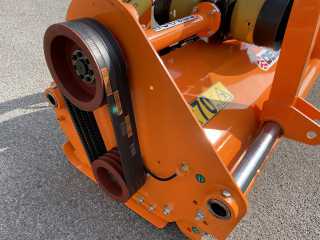 Mulčovač za traktor a čelní nakladač DELEKS GRIZZLY-180