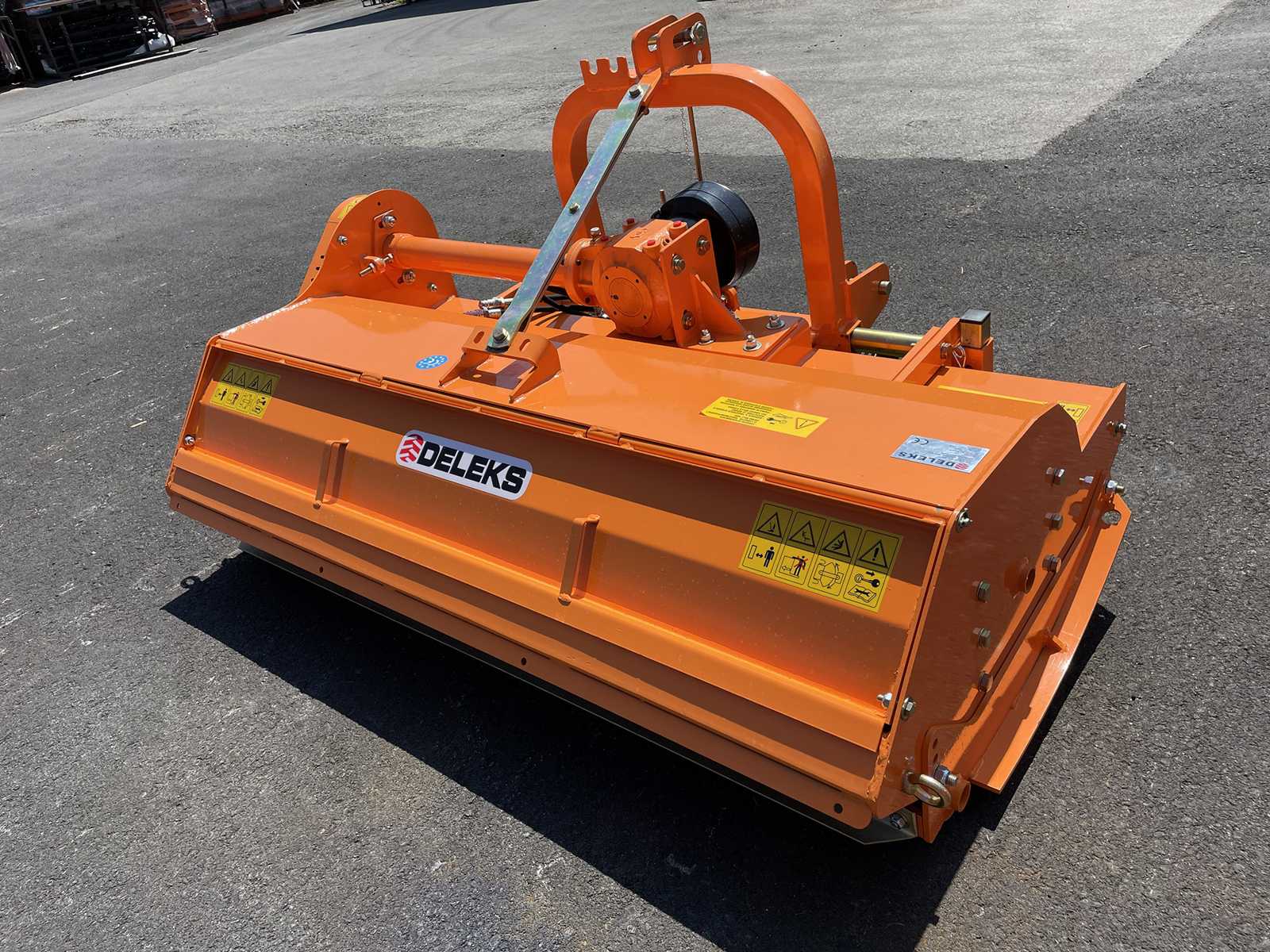 Mulčovač DELEKS TIGRE-180 (pro traktor 50 - 90 HP) Mulčovač DELEKS TIGRE-180 (pro traktor 50 - 90 HP)
