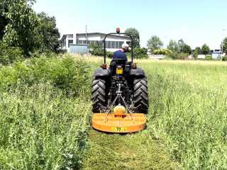 Bubnová řetězová sekačka za traktor DELEKS BUGGY-100C (pro traktor 25 - 75 HP)