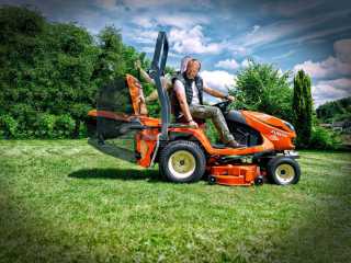 Traktorová diesel sekačka KUBOTA GR 2120 4x4