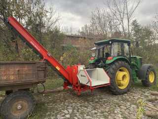 Špalíkovač za traktor PTO s dopravníkem, štěpkovač ARPAL AM-200TR-K