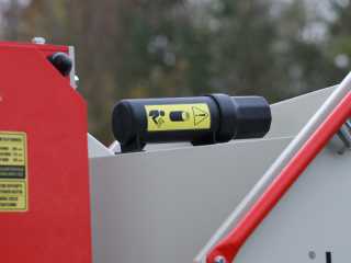 Špalíkovač za traktor PTO s dopravníkem, štěpkovač ARPAL AM-200TR-K