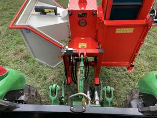 Špalíkovač za traktor PTO s dopravníkem, štěpkovač ARPAL AM-200TR-K