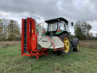 Špalíkovač za traktor PTO s dopravníkem, štěpkovač ARPAL AM-200TR-K