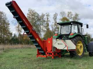 Špalíkovač za traktor PTO s dopravníkem, štěpkovač ARPAL AM-200TR-K