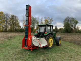 Špalíkovač za traktor PTO s dopravníkem, štěpkovač ARPAL AM-200TR-K