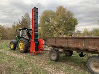 Špalíkovač za traktor PTO s dopravníkem, štěpkovač ARPAL AM-200TR-K