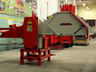Špalíkovač za traktor PTO, štěpkovač ARPAL AM-200TR