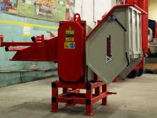 Špalíkovač za traktor PTO, štěpkovač ARPAL AM-200TR