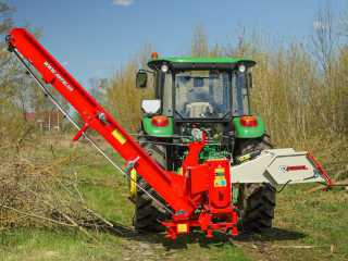 Špalíkovač za traktor PTO s dopravníkem, štěpkovač ARPAL AM-120TR-K